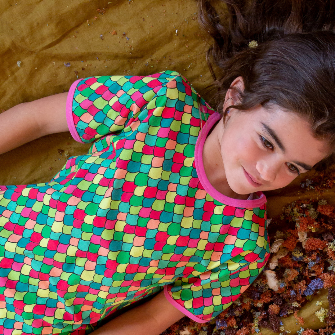 Coddi & Womple - SS Tee - Rainbow Scales - Pink Cosmos