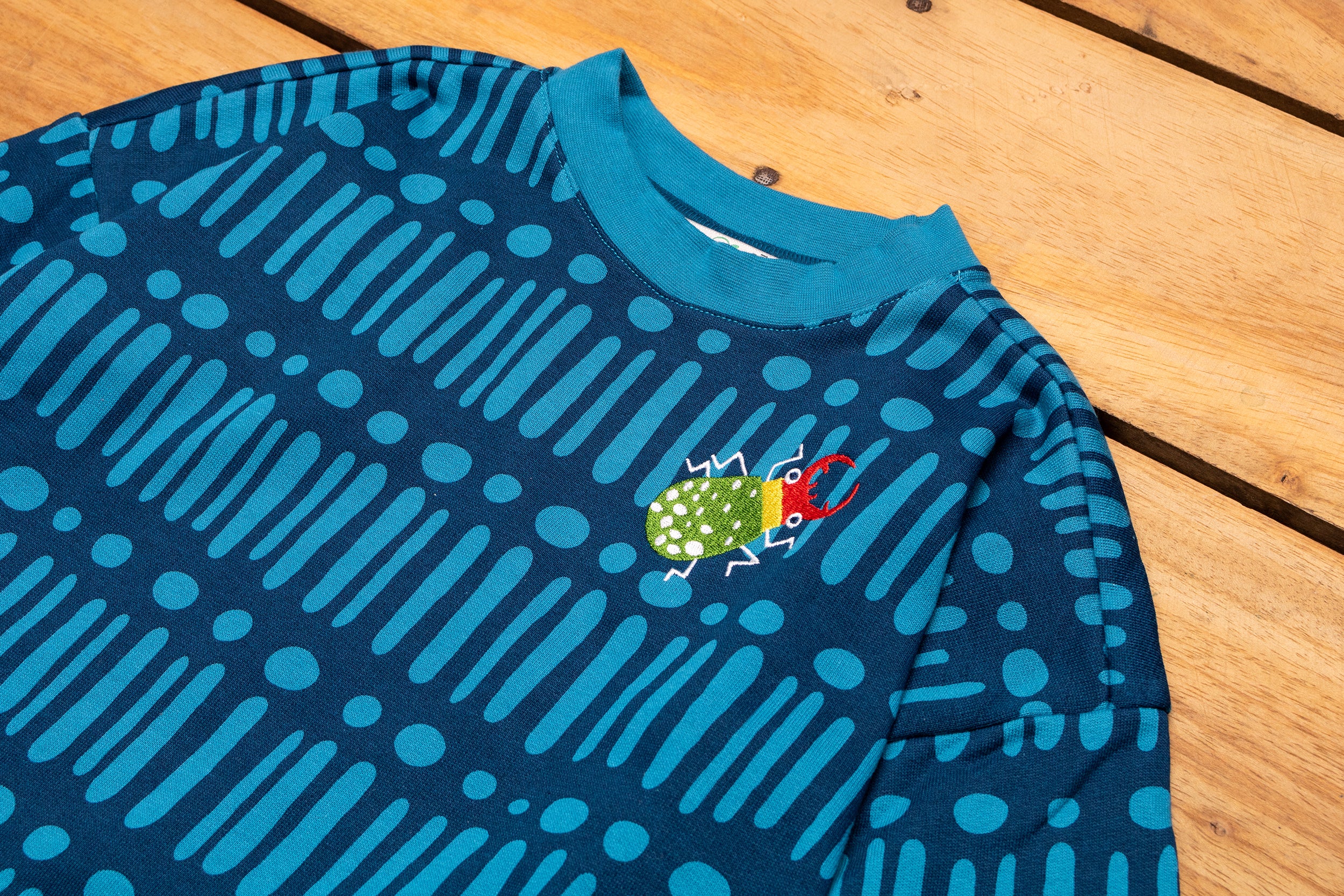 Merle - Oversized Box Sweatshirt - Stag Beetle